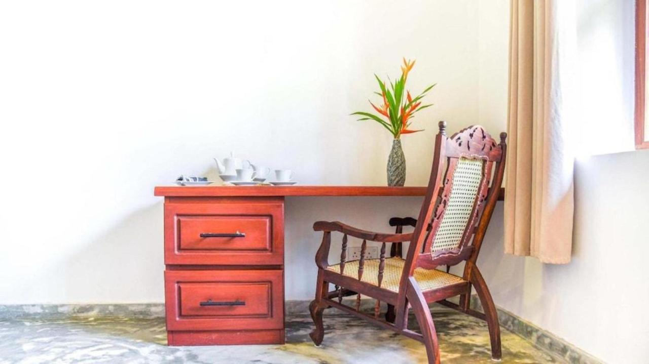 Antique Ceylon Villa Ahangama Ngoại thất bức ảnh
